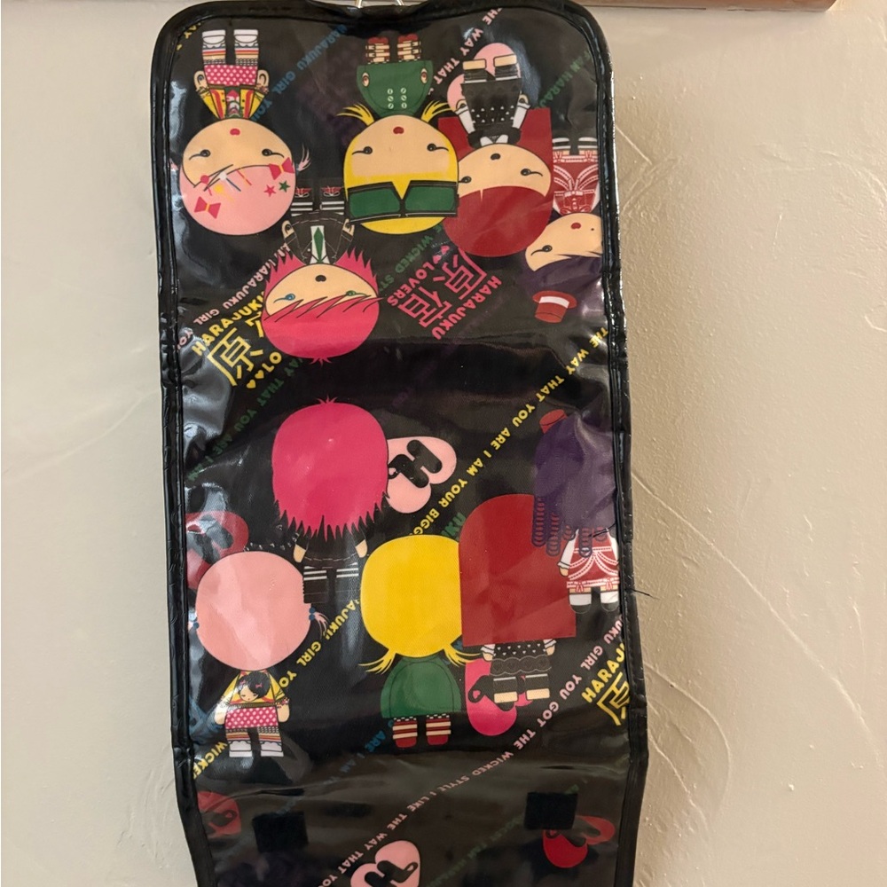 Gwen Stefanie Harajuku Lovers Hanging Make-Up Bag - Picture 4 of 5